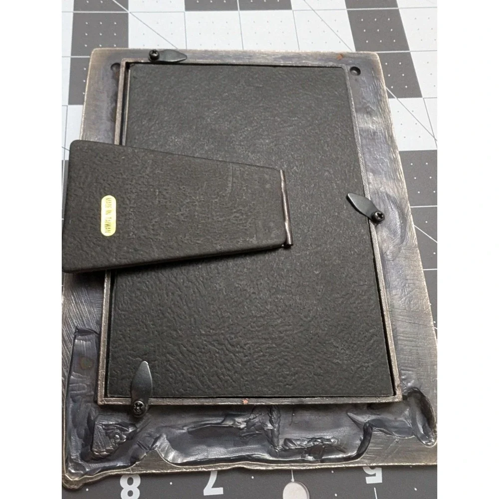 Pewter Frames Golfter on‎ Grass pewter from 5 x 3.5 table top style Taiwan Made